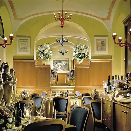 Empire Hotel