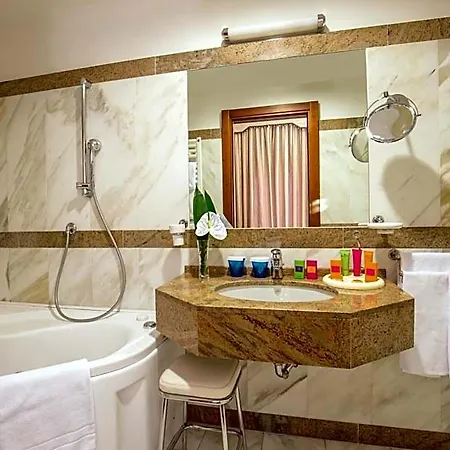 Empire Hotel
